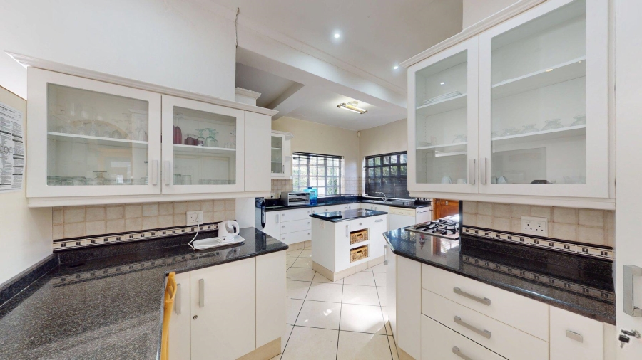 8 Bedroom Property for Sale in Summerstrand Eastern Cape